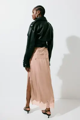 Jupe en satin avec dentelle - Beige — photo 4