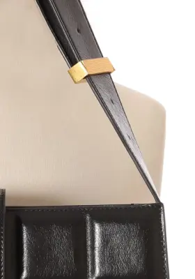 Sac en cuir noir matelassé fermoir doré Prix boutique 3150€ — photo 3