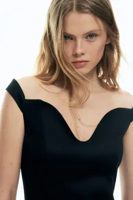 Robe épaules nues ajustée - Noir — photo 1