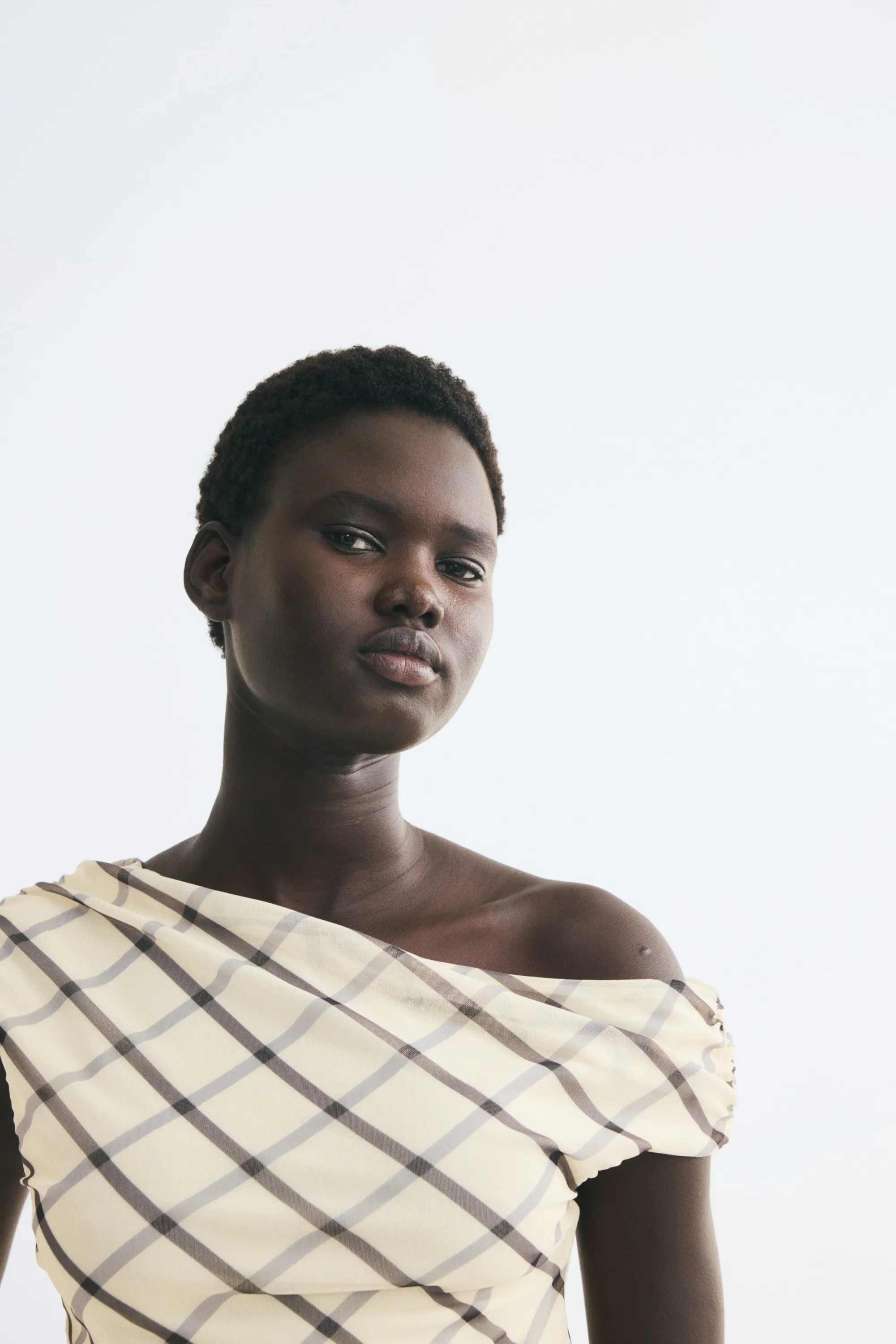 Top asymétrique en mesh - Crème/carreaux