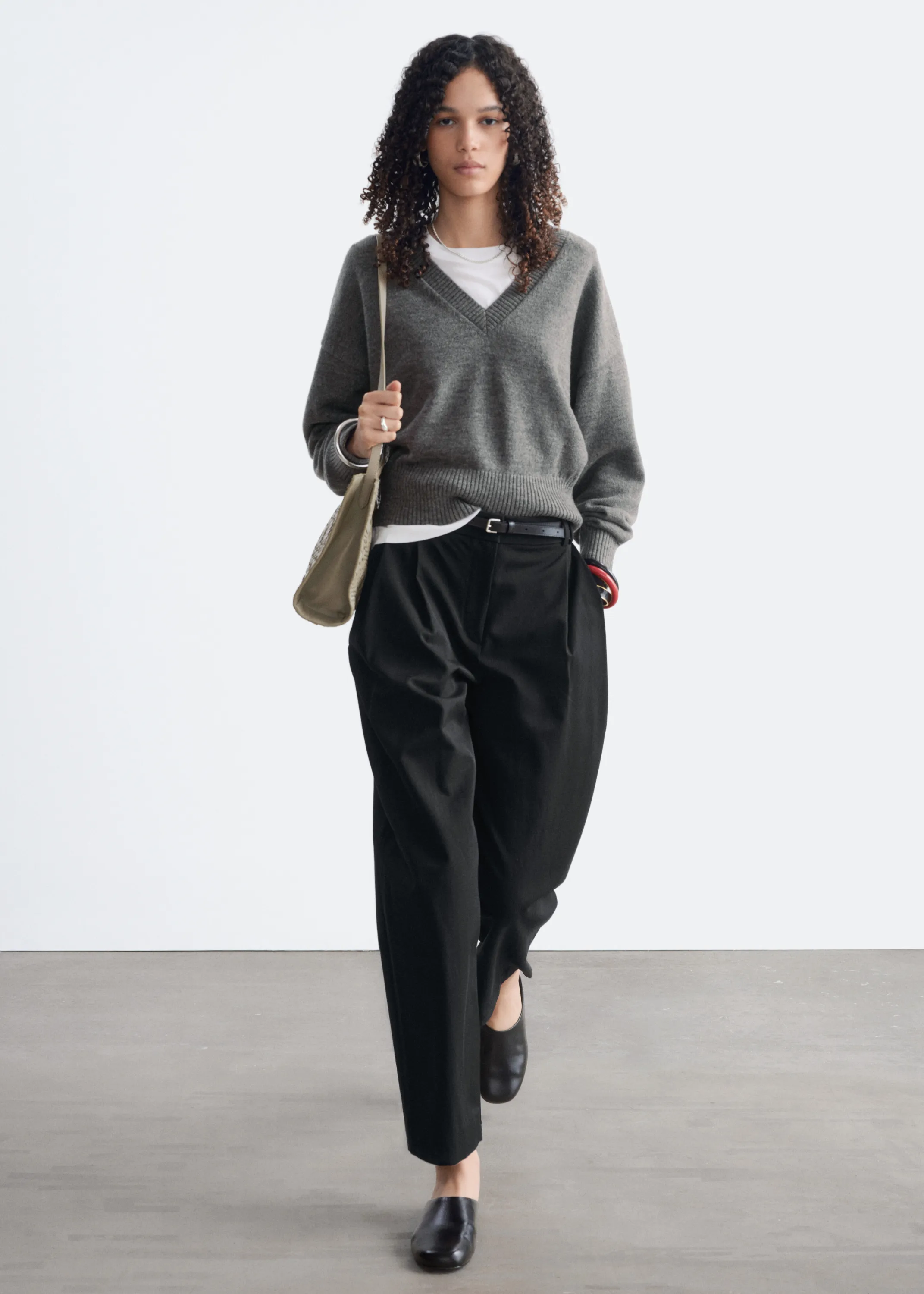 Pull à col en V côtelé en laine et en coton - Gris
