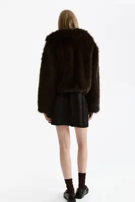 Veste courte en matière duveteuse - Marron foncé — photo 3