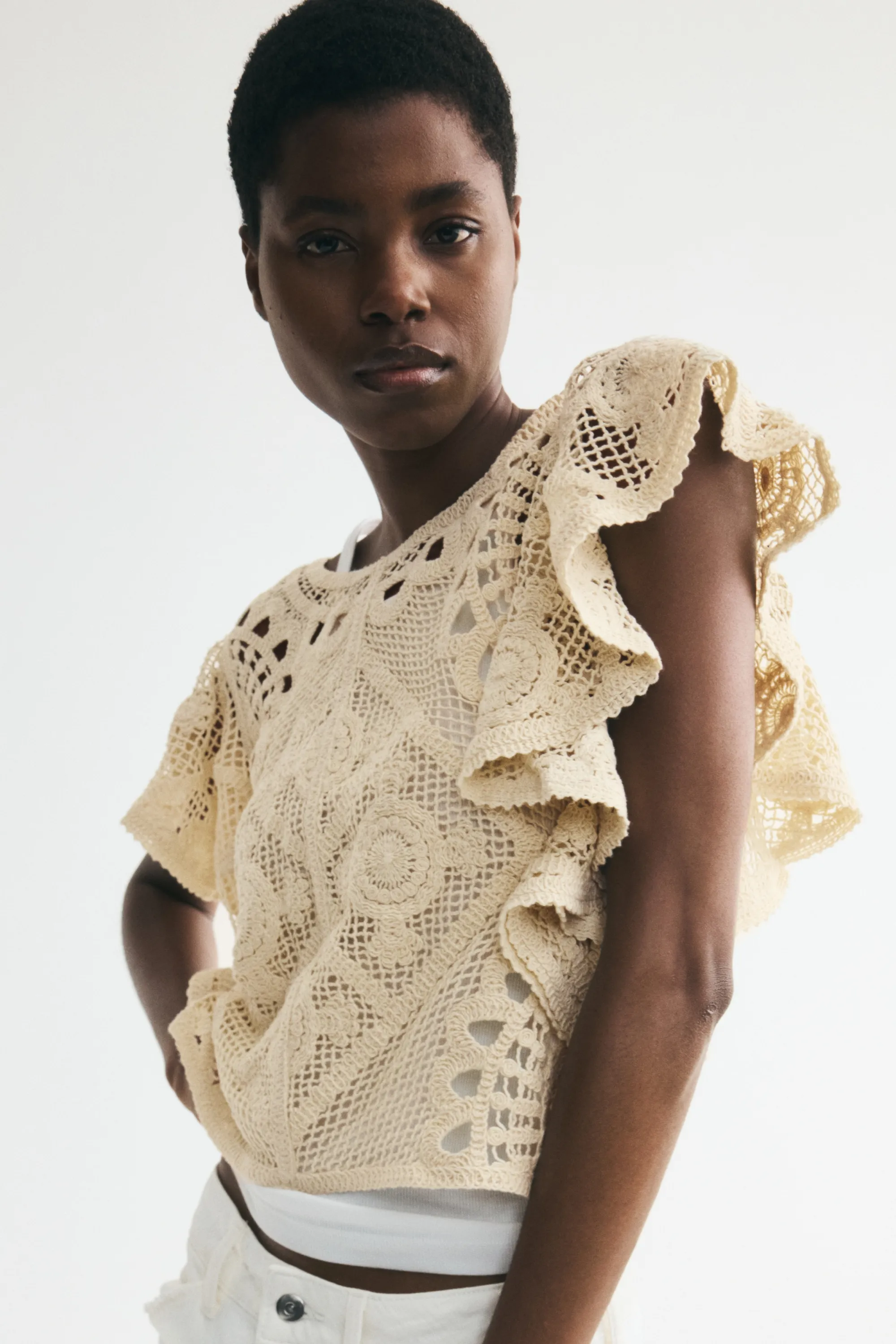 Top façon crochet avec manches volantées - Beige
