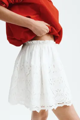 Jupe à cordon avec broderie anglaise - Blanc — photo 3