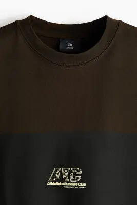 T-shirt imprimé Oversized Fit - Marron foncé/Runners Club — photo 4