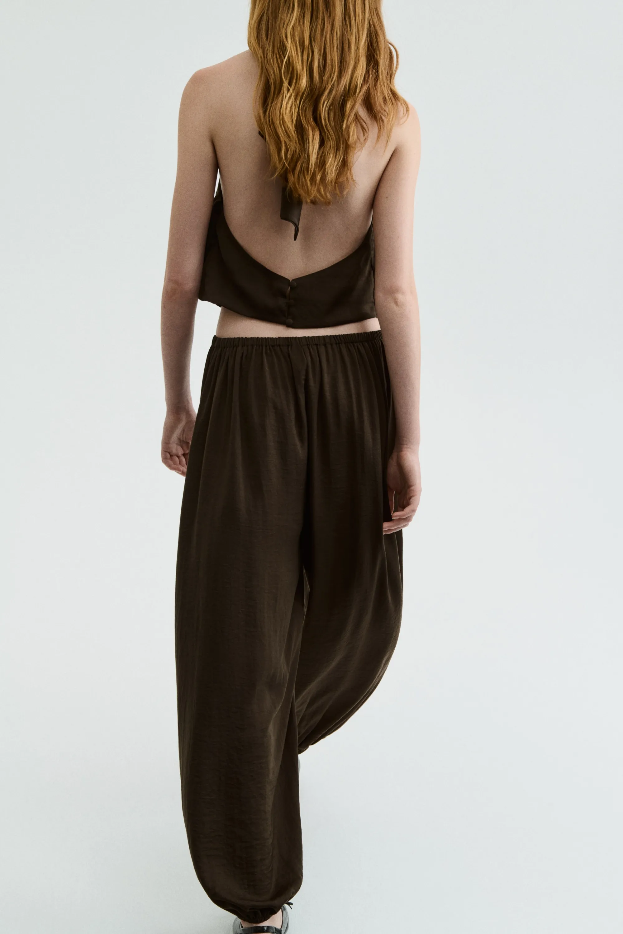 Pantalon à jambes ballon en satin - Marron foncé