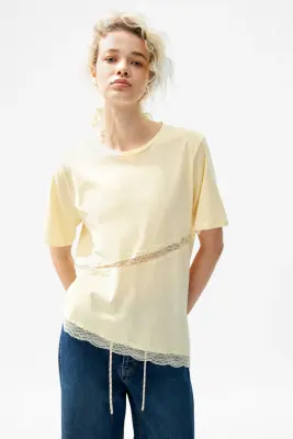 T-shirt avec dentelle - Jaune pâle — photo 2