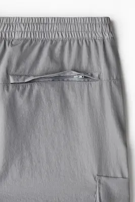 Pantalon cargo Relaxed Fit en nylon - Gris — photo 1