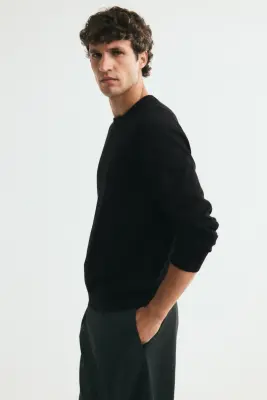 Pull Regular Fit en laine mérinos - Noir — photo 3