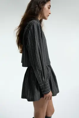 Mini jupe-short ornementée - Gris foncé/rayé — photo 2