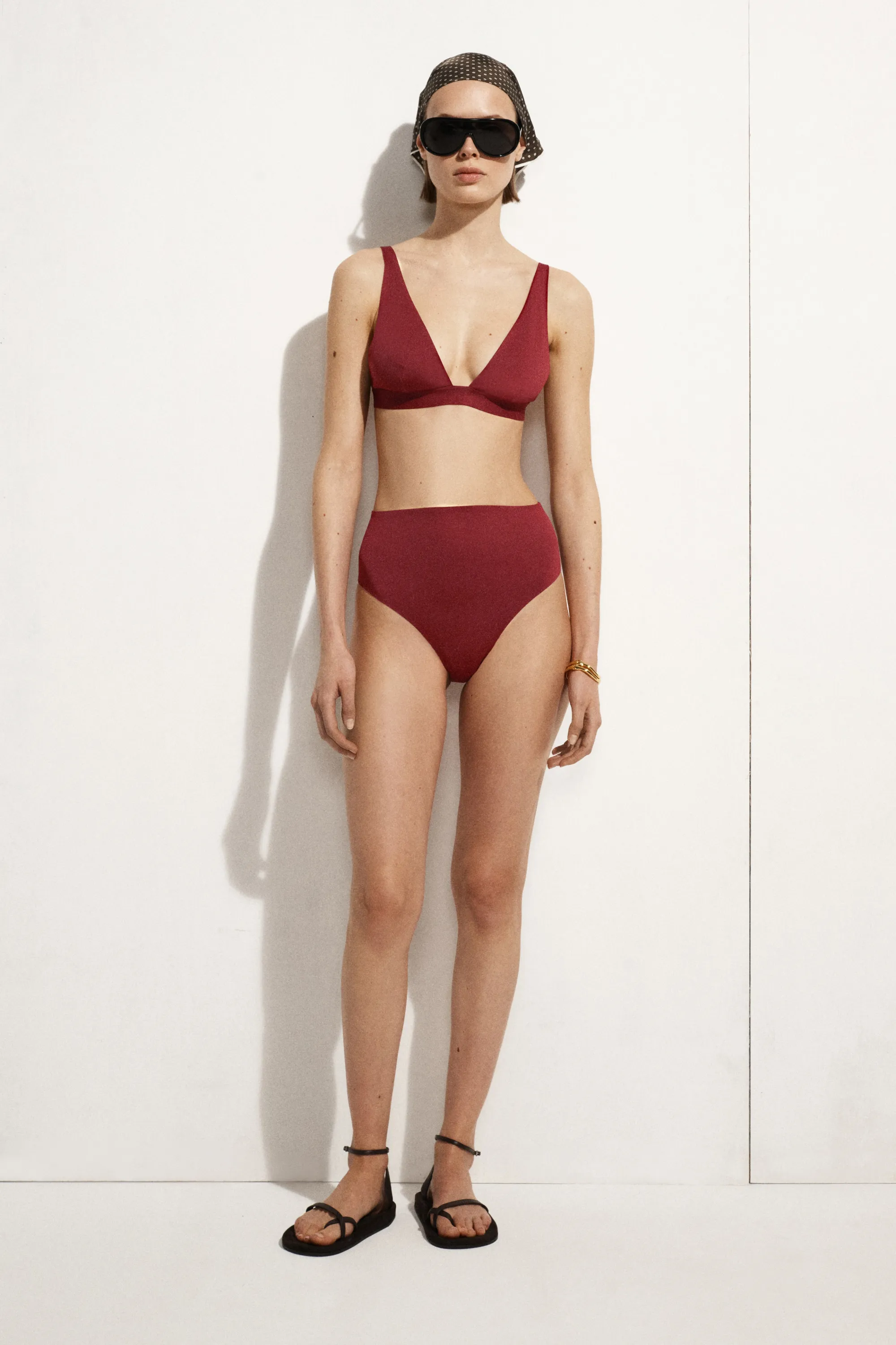 HAUT DE BIKINI EN NÉOPRÈNE À DÉCOLLETÉ EN V - ROUGE PROFOND