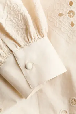 Blouse en coton avec broderie anglaise - Beige clair — photo 5