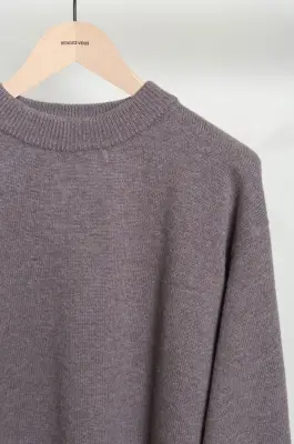 Arpenteur – SOURCE ROUND COLLAR SWEATER – GREIGE — photo 2