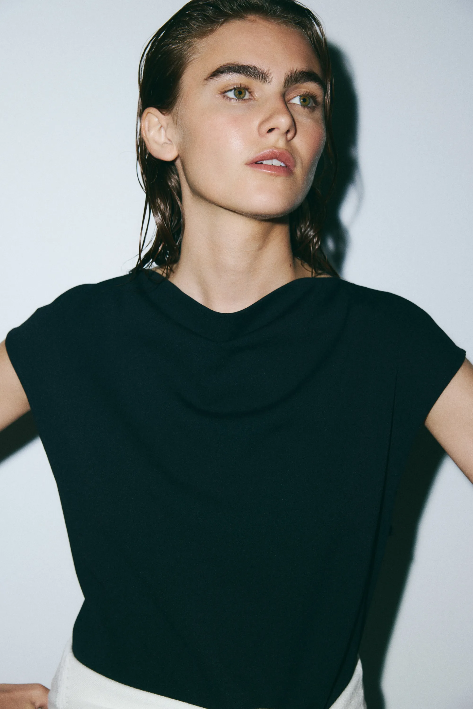 Top en jersey avec encolure bénitier - Noir