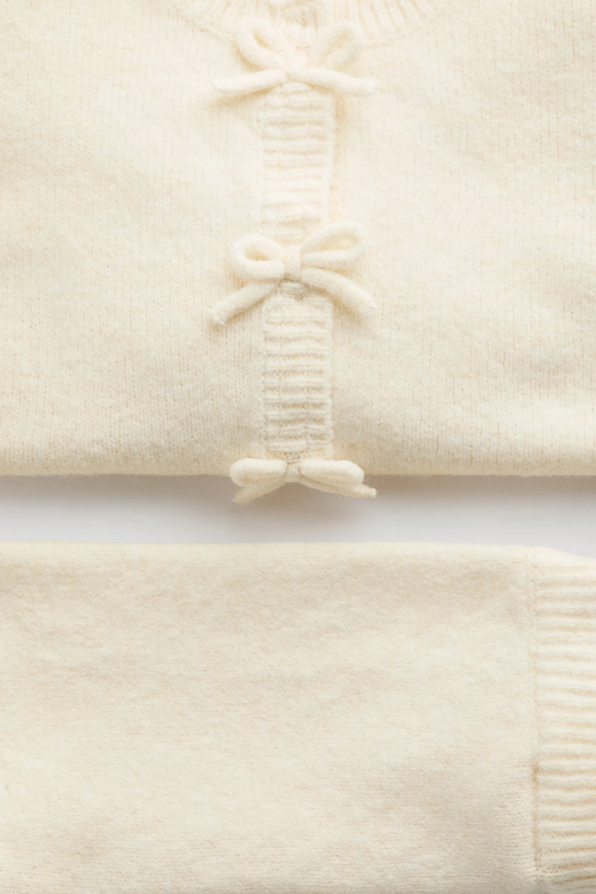 Ensemble 2 pièces en maille avec nœuds appliqués - Crème