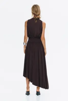 Robe à effet drapé avec col cheminée - Marron foncé — photo 2