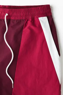 Short de survêtement Loose Fit - Bordeaux/color block — photo 4
