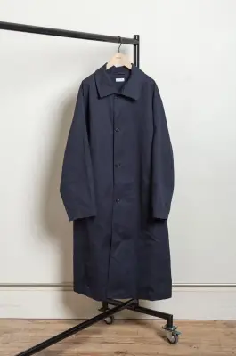 De Dam Foundation – Cotton Waxed Trench Coat 26FW-TC-C0-02 – Navy — photo 3