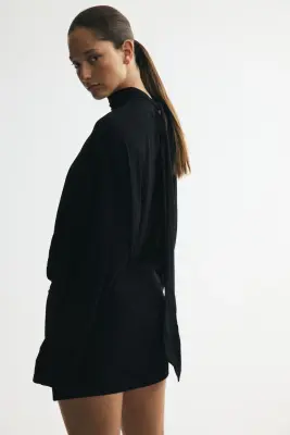 Robe à manches chauve-souris avec détail à nouer - Noir — photo 4