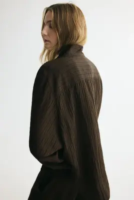 Chemise texturée en viscose mélangée - Marron foncé — photo 2