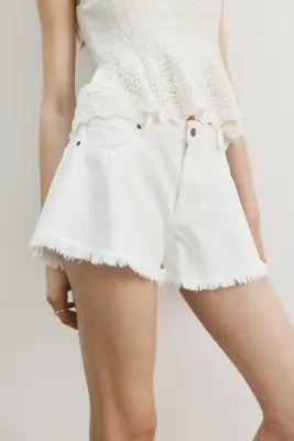 Short frangé en denim - Crème — photo 2