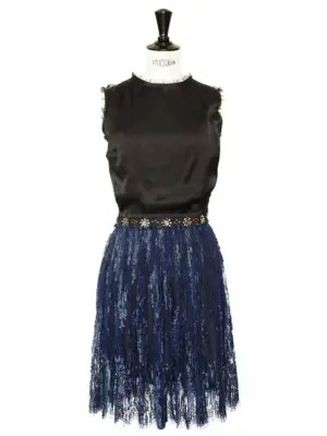 Robe Haute Couture en dentelle bleue nuit brodée de cristaux Swarovski Px boutique 6000€ T 36 — photo 1