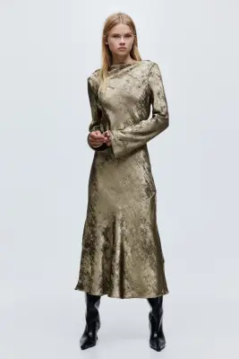 Robe en satin avec dos ouvert - Doré — photo 2