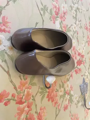 Nouveau ! POMANDÈRE Chaussures Slippers M115 Acajou — photo 2