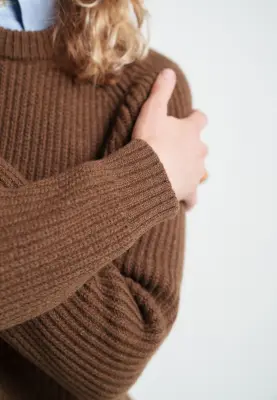 Le pull côtelé - Marron — photo 2