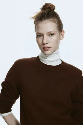 Pull à épaulettes - Marron foncé — photo 2
