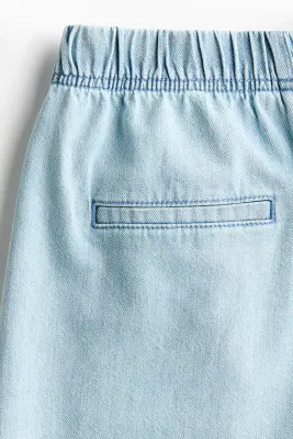 Short en denim avec taille élastique - Bleu denim clair — photo 4