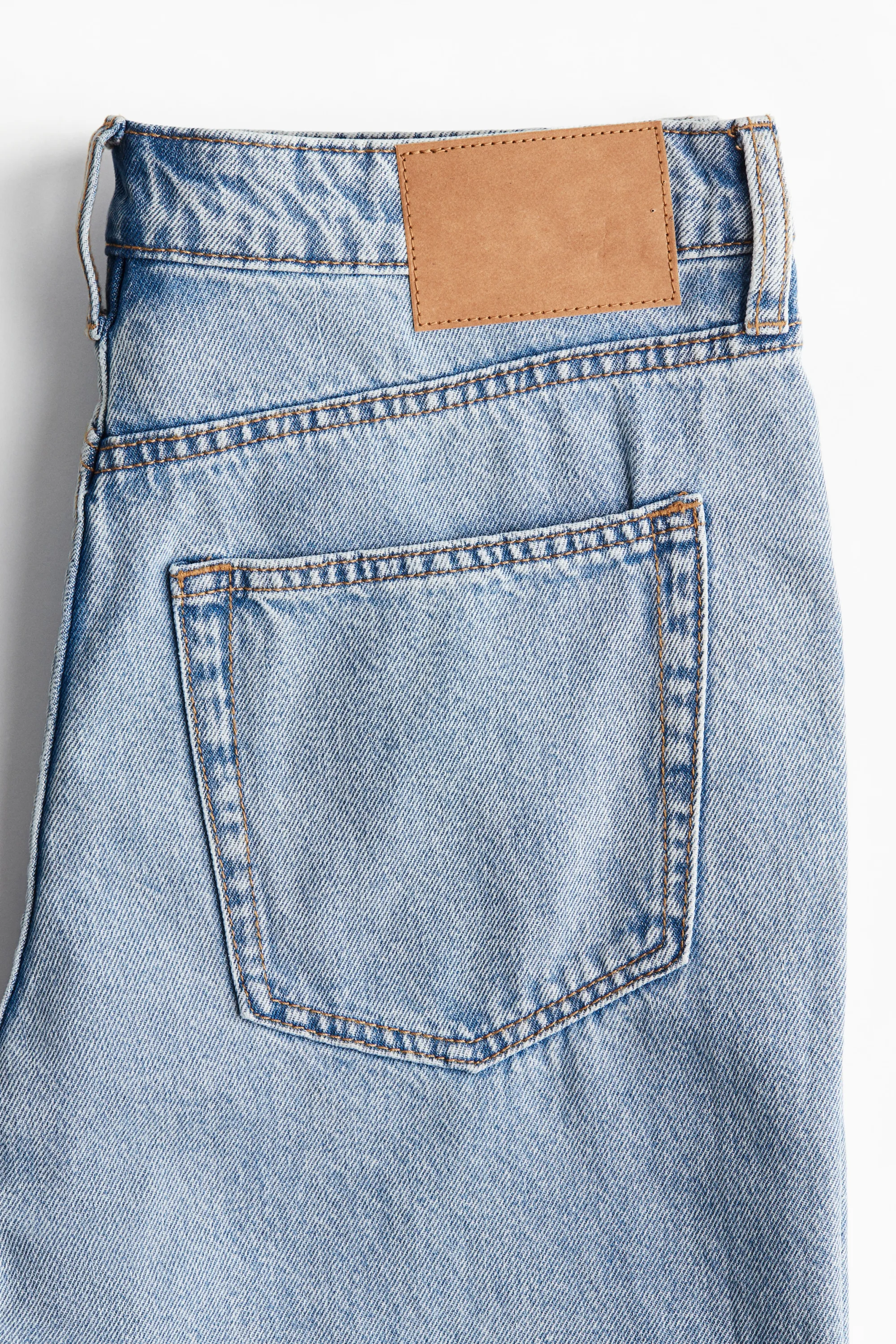 Short Low de longueur genou en denim - Bleu denim clair