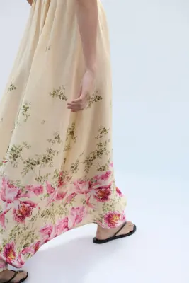 Robe à bretelles fines avec jupe évasée - Abricot/fleuri — photo 3