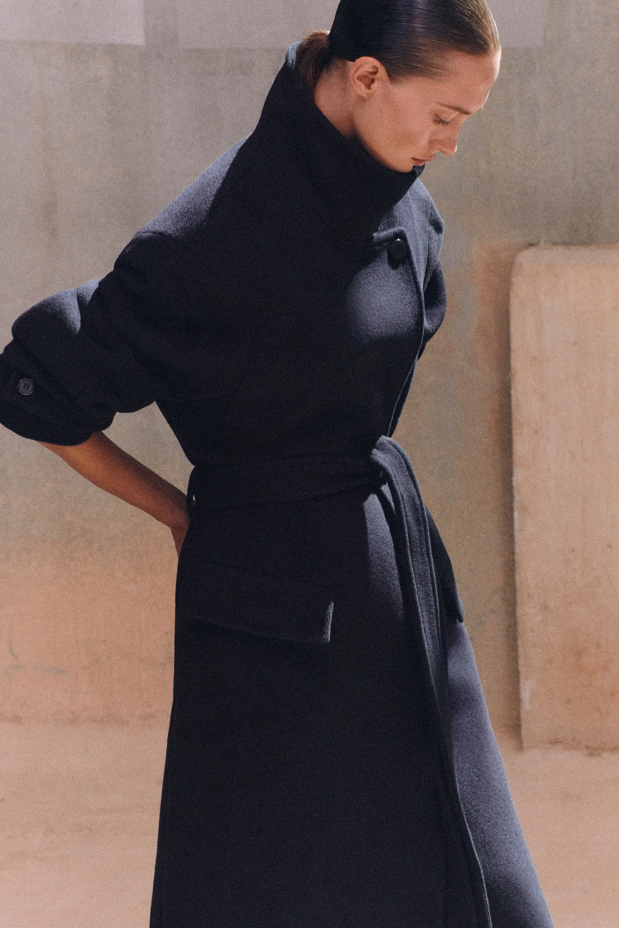 MANTEAU CEINTURÉ À COL CHEMINÉE EN LAINE MÉLANGÉE - NOIR