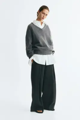 Pull oversize à encolure en V - Gris foncé — photo 1
