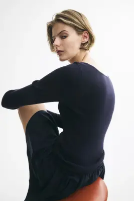 Top en maille avec encolure dégagée - Bleu marine — photo 2