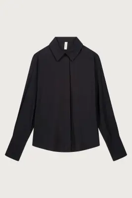 CHEMISE AJUSTÉE EN ENVERS SATIN