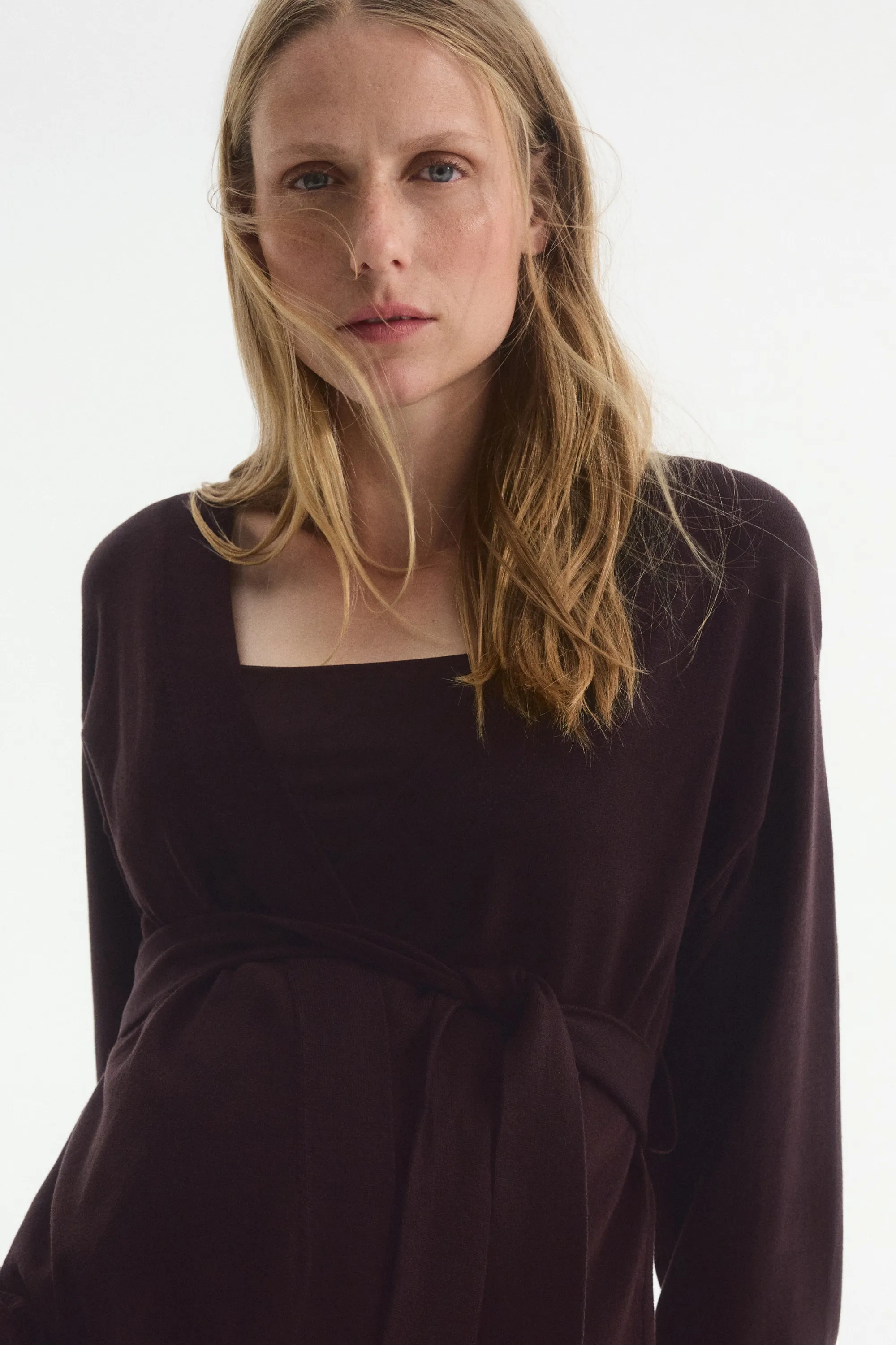 MAMA Gilet avec ceinture à nouer - Marron foncé