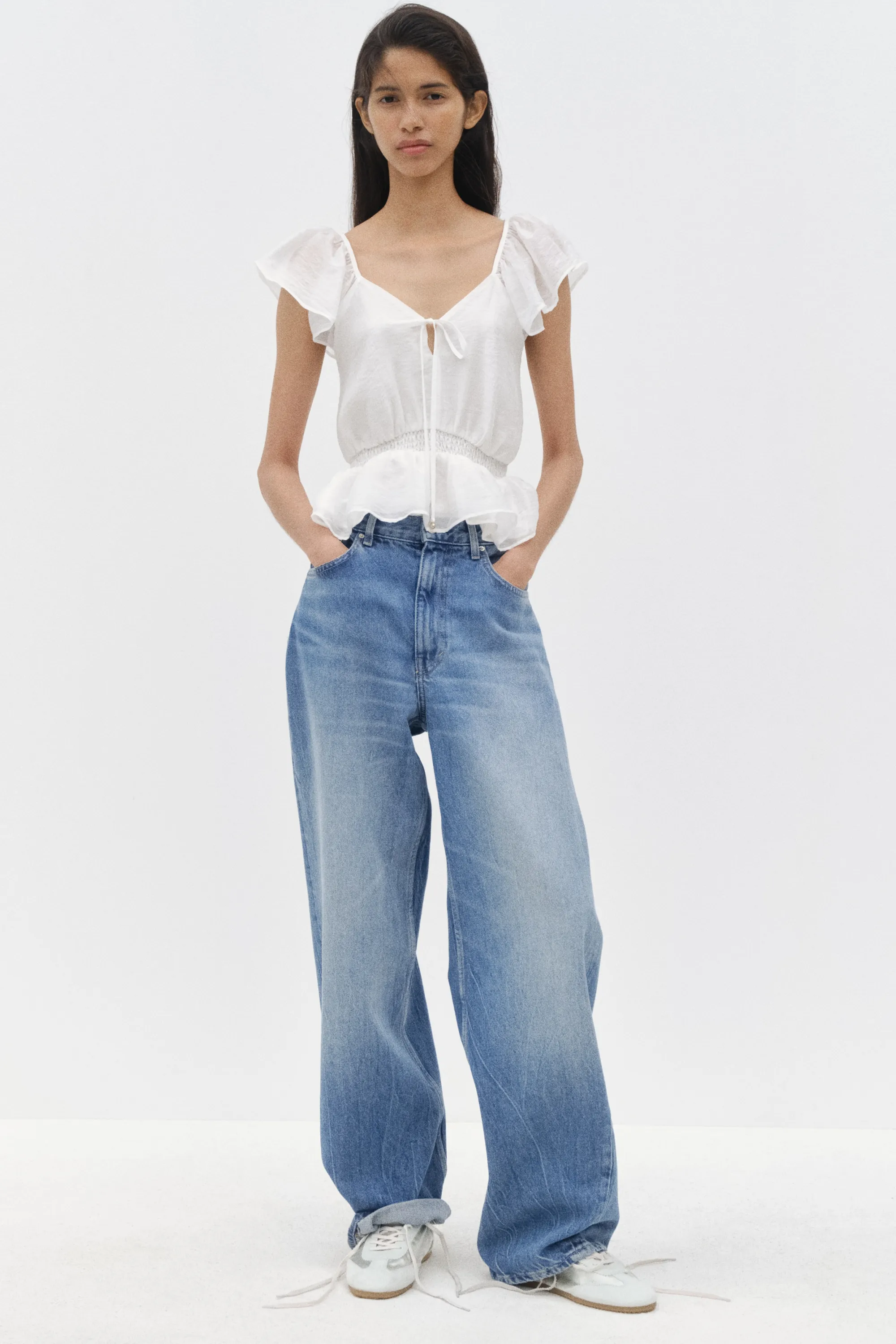 Blouse à manches volantées avec basque - Blanc