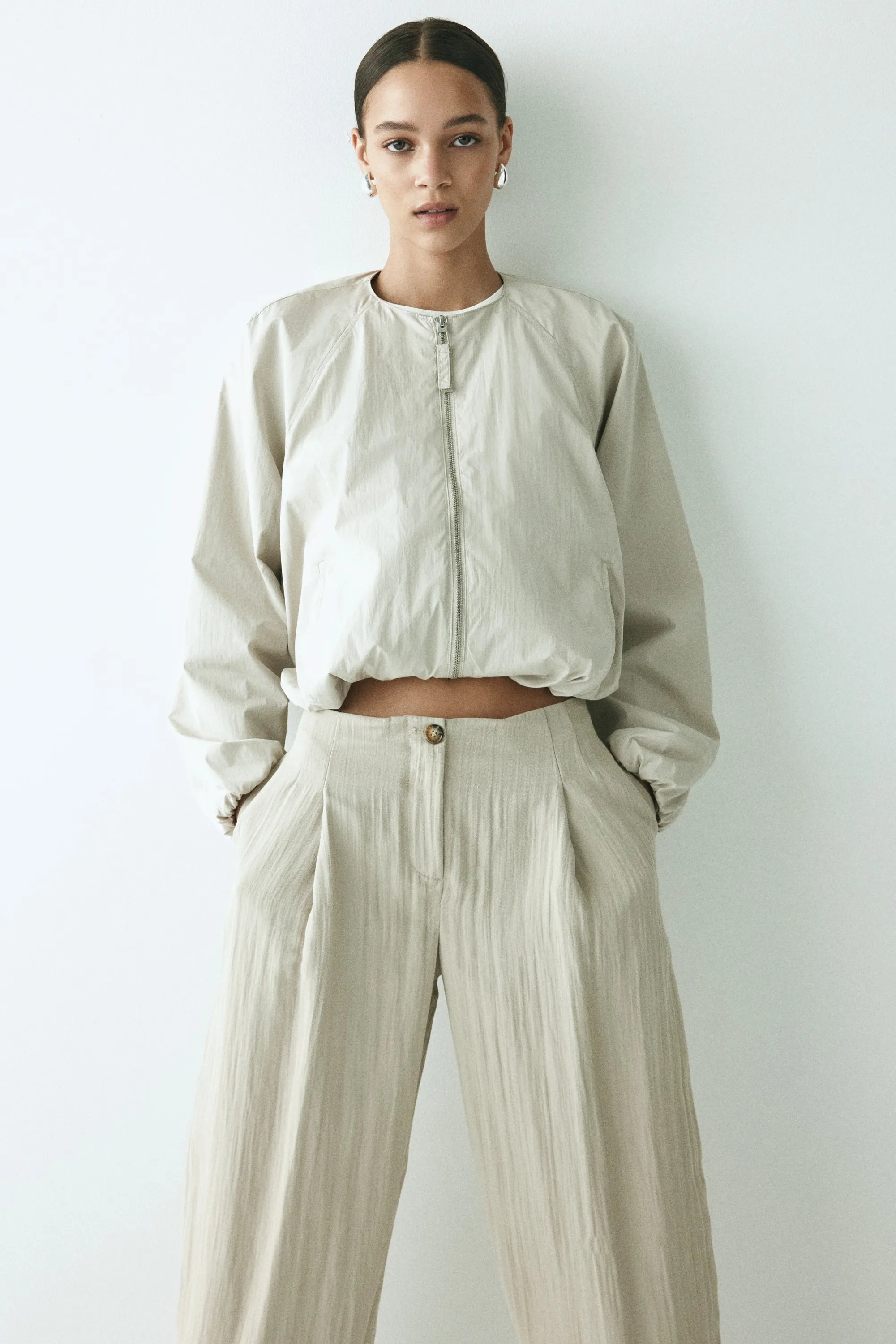 Pantalon froissé à jambes barrel - Beige clair