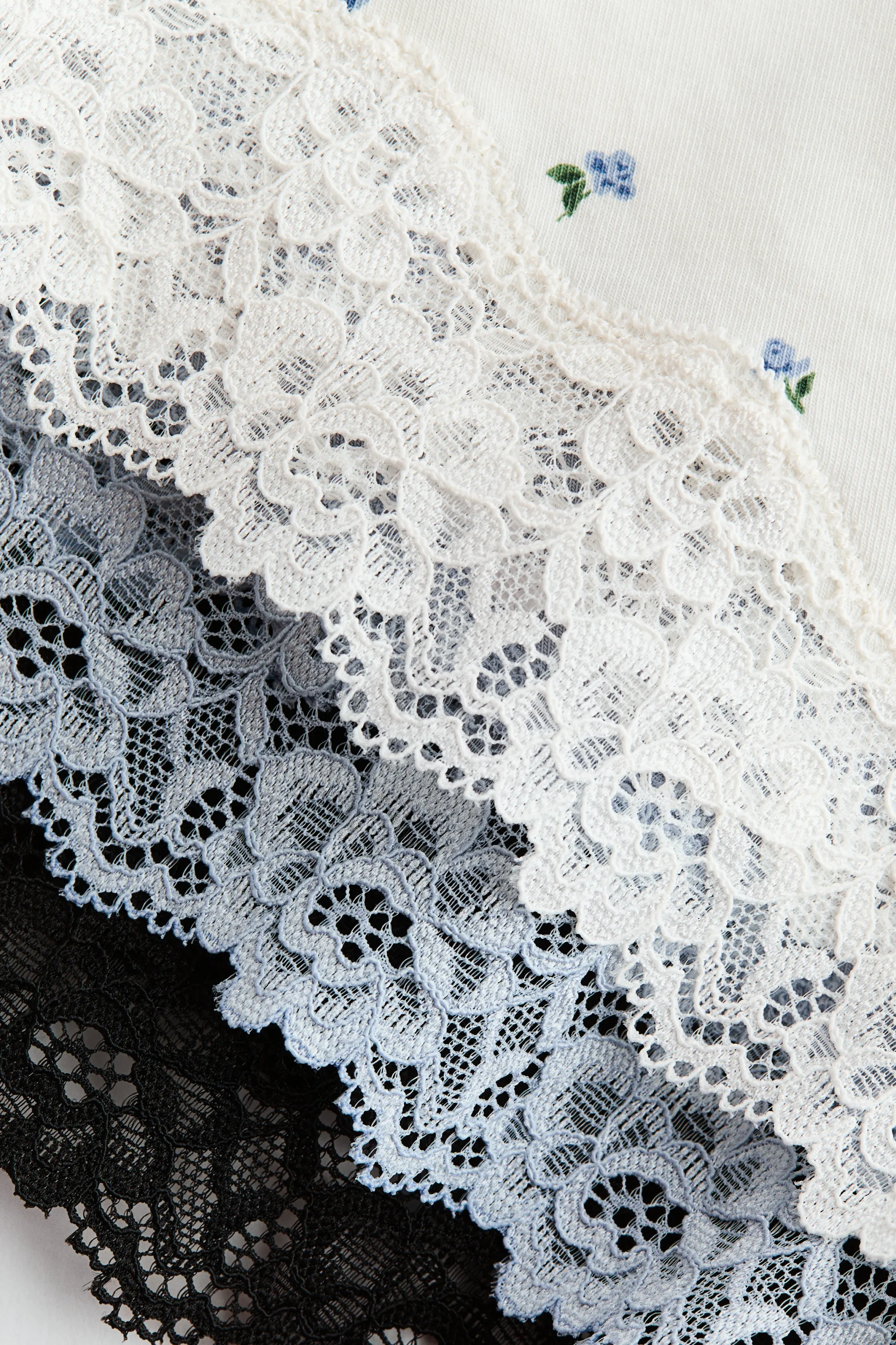Lot de 3 shortys en coton et dentelle - Bleu clair/crème/noir/fleuri