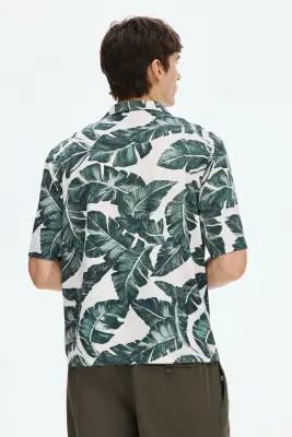 Chemise Regular Fit avec col cubain - Blanc/plantes — photo 3
