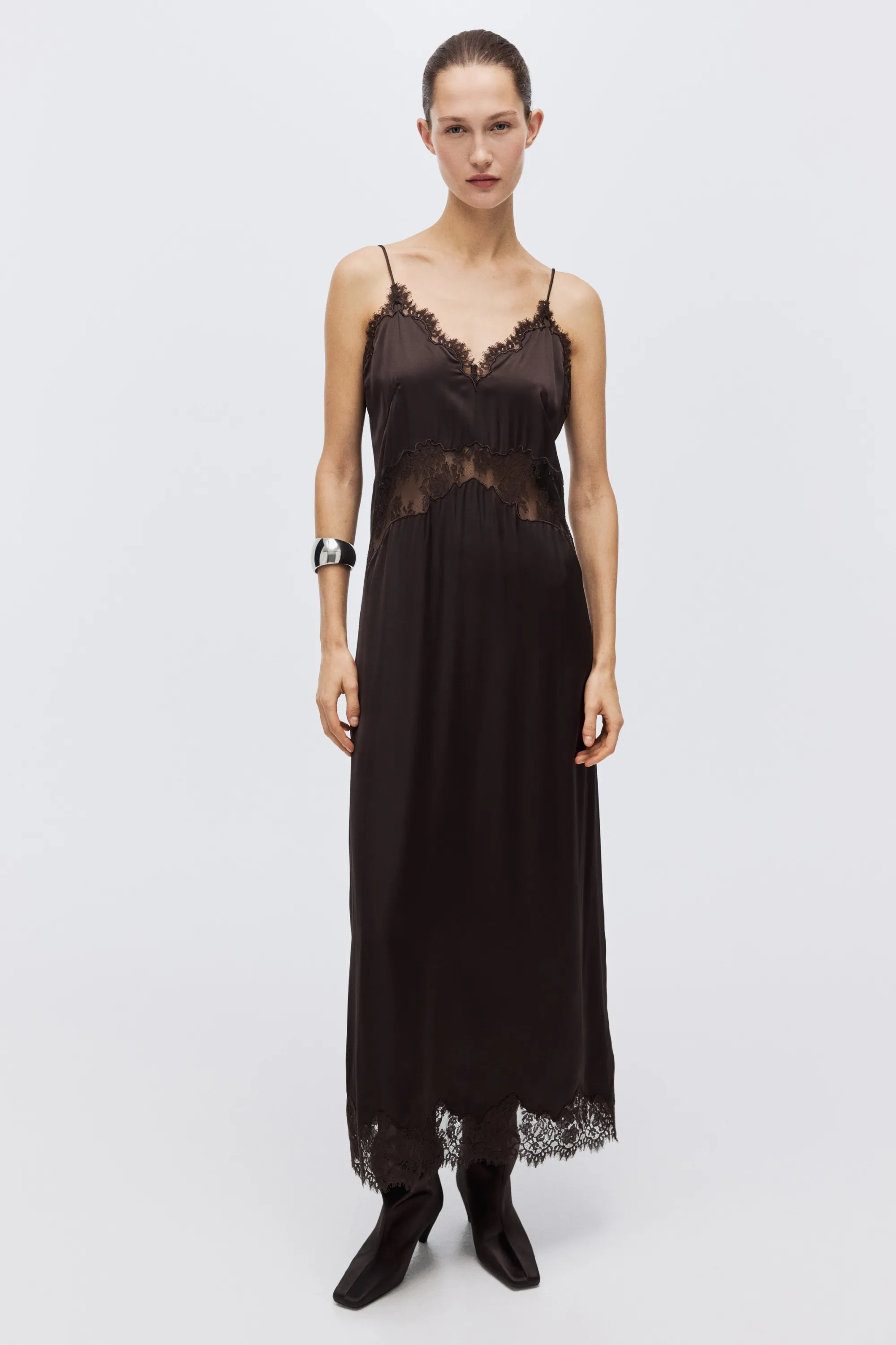 Robe à bretelles fines avec dentelle - Marron foncé
