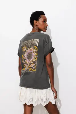T-shirt message cosmic bloom — photo 4