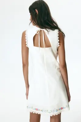 Robe brodée avec dos ouvert - Ivoire/fleuri — photo 2