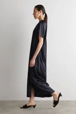 ROBE MIDI PLISSÉE EN SATIN - BLEU MARINE — photo 1