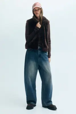 Veste sans manches duveteuse avec col entonnoir - Marron foncé — photo 2
