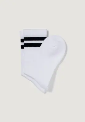 Les chaussettes côtelées - Rayures noires