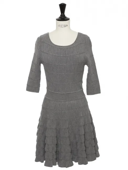 Robe fit and flare manche 3/4 en 100% laine gris clair Prix boutique 4400€ Taille 34/36
