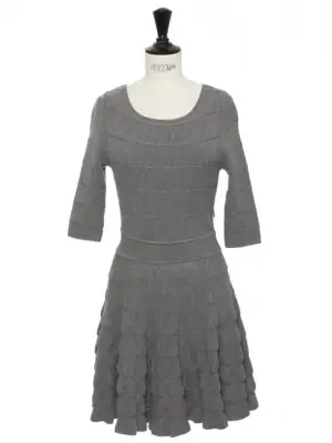 Robe fit and flare manche 3/4 en 100% laine gris clair Prix boutique 4400€ Taille 34/36 — photo 1